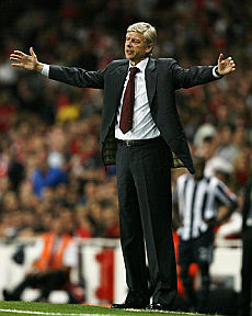 Wenger tra birra e pallone
